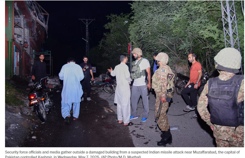 인도가 파키스탄 영토와 파키스탄 관할 카슈미르 지역에 미사일 공격을 단행  India strikes Pakistan after Kashmir attack, raising fears of war